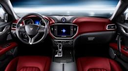 Maserati Ghibli (2014) - pełny panel przedni