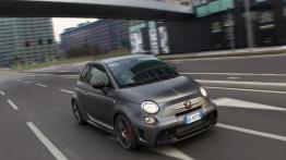 Abarth 695 Biposto (2014) - widok z przodu