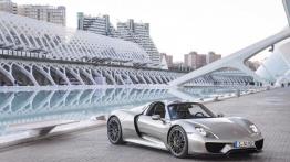 Porsche 918 Spyder (2014) - prawy bok