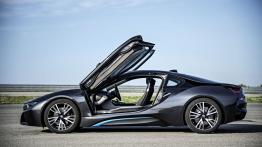 BMW i8 (2014) - lewy bok