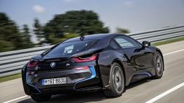 BMW i8 (2014) - widok z tyłu