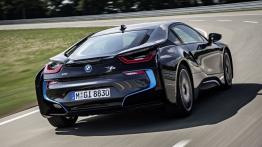 BMW i8 (2014) - widok z tyłu