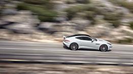 Jaguar F-Type R Coupe (2014) - prawy bok