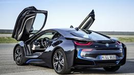 BMW i8 (2014) - widok z tyłu