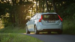 Volvo V60 Plug-In Hybrid Facelifting (2014) - widok z tyłu