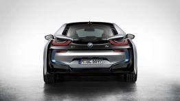 BMW i8 (2014) - tył - reflektory włączone