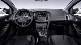 Ford Focus III Hatchback Facelifting (2014) - pełny panel przedni