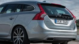 Volvo V60 Facelifting (2014) - pokrywa bagażnika - zamknięta