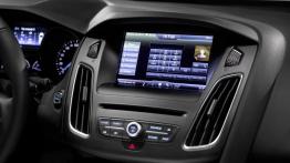 Ford Focus III Hatchback Facelifting (2014) - ekran systemu multimedialnego