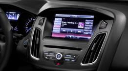 Ford Focus III Hatchback Facelifting (2014) - radio/cd/panel lcd