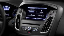 Ford Focus III Hatchback Facelifting (2014) - ekran systemu multimedialnego