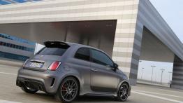 Abarth 695 Biposto (2014) - widok z tyłu