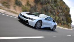 BMW i8 (2014) - widok z przodu