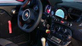 Abarth 695 Biposto (2014) - kokpit