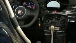 Abarth 695 Biposto (2014) - kokpit