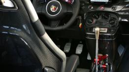 Abarth 695 Biposto (2014) - fotel kierowcy, widok z tyłu