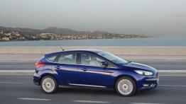 Ford Focus III Hatchback Facelifting (2014) - prawy bok