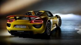 Porsche 918 Spyder (2014) - tył - reflektory włączone