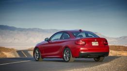 BMW M235i Coupe (2014) - widok z tyłu