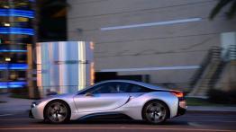 BMW i8 (2014) - lewy bok