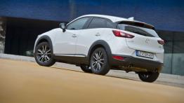 Mazda CX-3 SKYACTIV-G (2015) - widok z tyłu