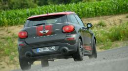 Mini Paceman John Cooper Works (2015) - widok z tyłu