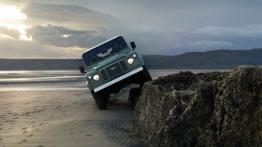 Land Rover Defender Heritage Edition (2015) - widok z przodu