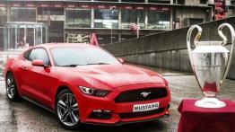 Ford Mustang VI Coupe EcoBoost (2015) - widok z przodu