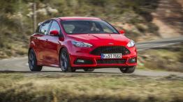 Ford Focus III ST Hatchback Facelifting 2.0 TDCi (2015) - widok z przodu