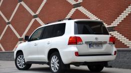 Toyota Land Cruiser V8 Terenowy Facelifting 4.5 D-4D 272KM 200kW 2012-2015