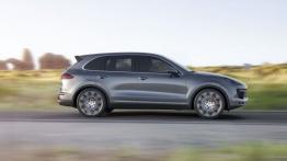 Porsche Cayenne Turbo Facelifting (2015) - prawy bok