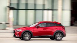 Mazda CX-3 SKYACTIV-G (2015) - lewy bok