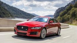 Jaguar XE S Italian Racing Red (2015) - widok z przodu