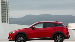 Mazda CX-3 SKYACTIV-G (2015) - lewy bok