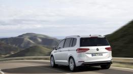 Volkswagen Touran III (2015) - widok z tyłu