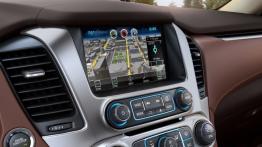 Chevrolet Suburban 2015 - nawigacja gps