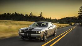 Dodge Challenger III SRT Facelifting (2015) - widok z przodu