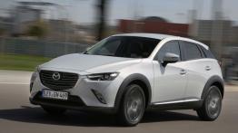 Mazda CX-3 SKYACTIV-G (2015) - lewy bok