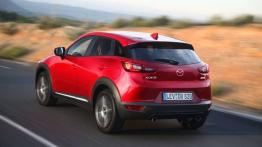 Mazda CX-3 SKYACTIV-G (2015) - widok z tyłu