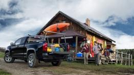 Chevrolet Colorado 2015 - tył - bagażnik otwarty