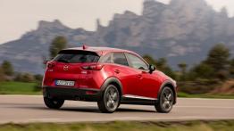 Mazda CX-3 SKYACTIV-G (2015) - widok z tyłu