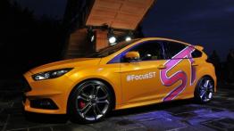 Ford Focus III ST Hatchback Facelifting (2015) - oficjalna prezentacja auta