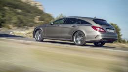 Mercedes CLS 400 Shooting Brake X218 Facelifting (2015) - widok z tyłu