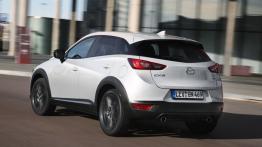 Mazda CX-3 SKYACTIV-G (2015) - widok z tyłu