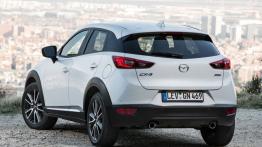 Mazda CX-3 SKYACTIV-G (2015) - widok z tyłu