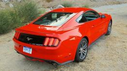 Ford Mustang VI Coupe EcoBoost (2015) - widok z tyłu