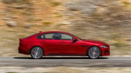 Jaguar XE S Italian Racing Red (2015) - prawy bok