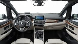 BMW 220d xDrive Gran Tourer (2015) - pełny panel przedni