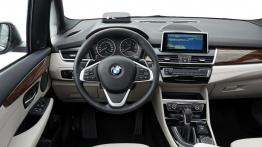 BMW 220d xDrive Gran Tourer (2015) - kokpit