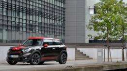 Mini Paceman John Cooper Works (2015) - widok z przodu